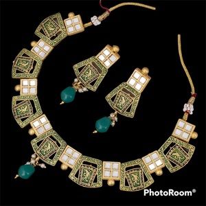 Glistening Gold Plated Kundan Pearl Choker Necklace Set